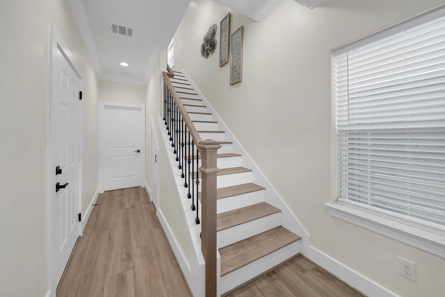 2105 Saint Charles St, Houston, TX 77003, USA photo 3