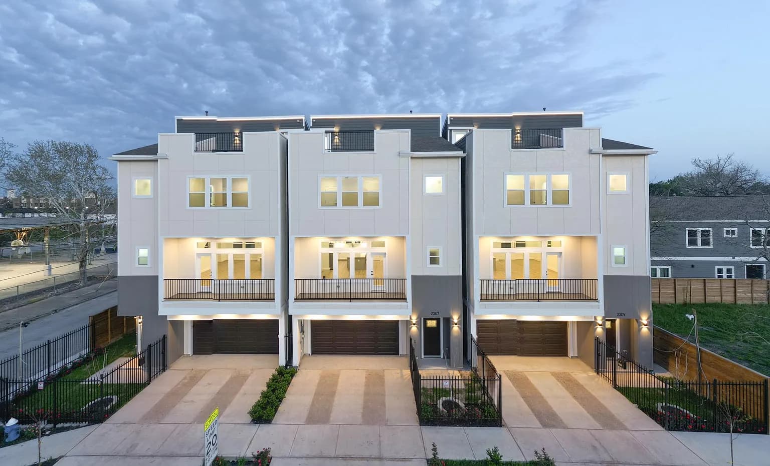 2105 Saint Charles St, Houston, TX 77003, USA — main photo