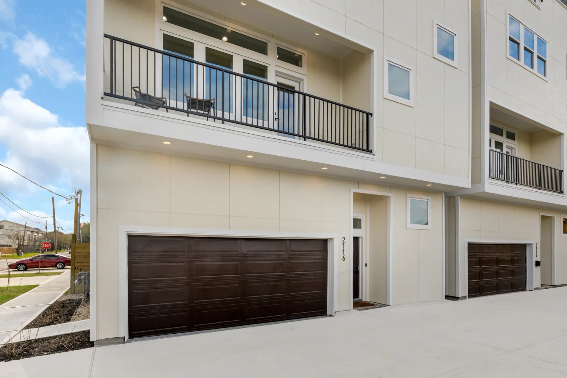 2116 Hadley St, Houston, TX 77003 — main photo