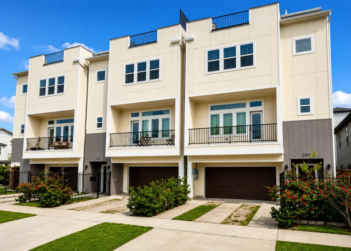 2107 St Charles St, Houston, TX 77003, USA — main photo