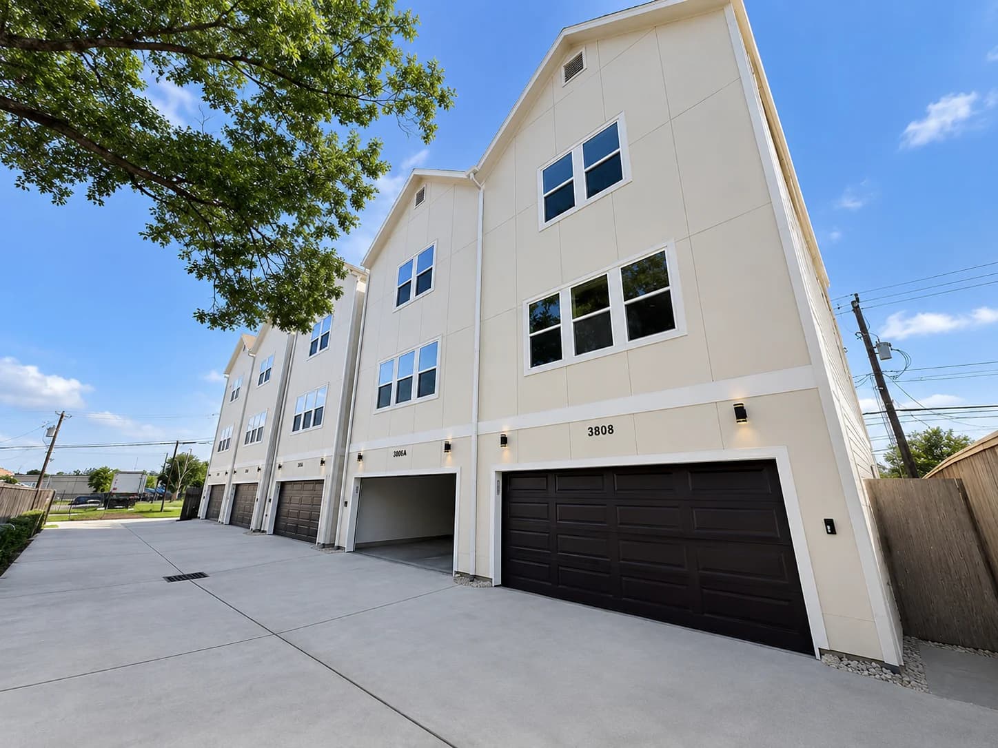 3802 Yale St, Houston, TX 77018, USA — main photo