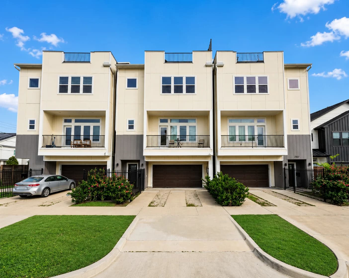 2107 Saint Charles St, Houston, TX 77003, USA — main photo